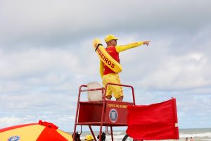 “Bombeiros reforçam dicas para um Verão Maior Paraná seguro nas praias e rios”