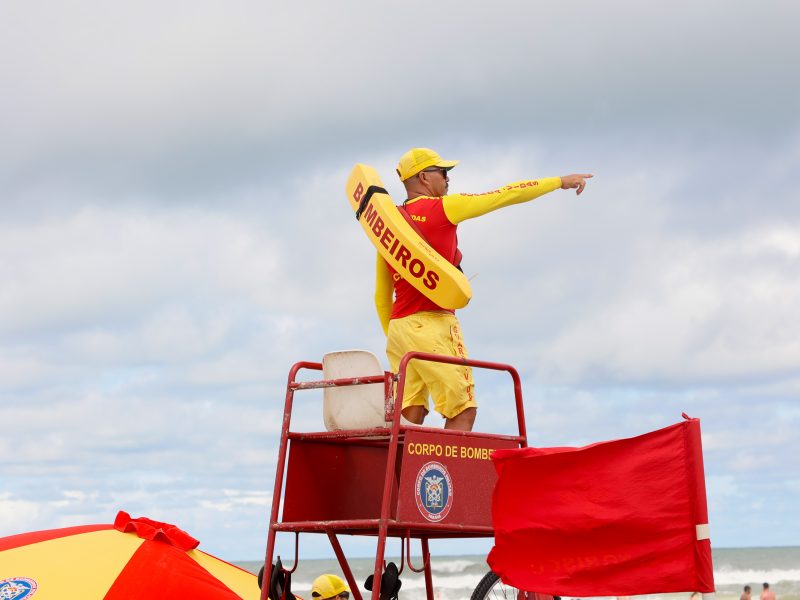 “Bombeiros reforçam dicas para um Verão Maior Paraná seguro nas praias e rios”